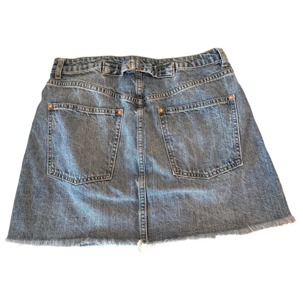 We the Free Women's 30 Button Fly Frayed Hem 100% Cotton Denim Skirt Back Buckle - Picture 2 of 9